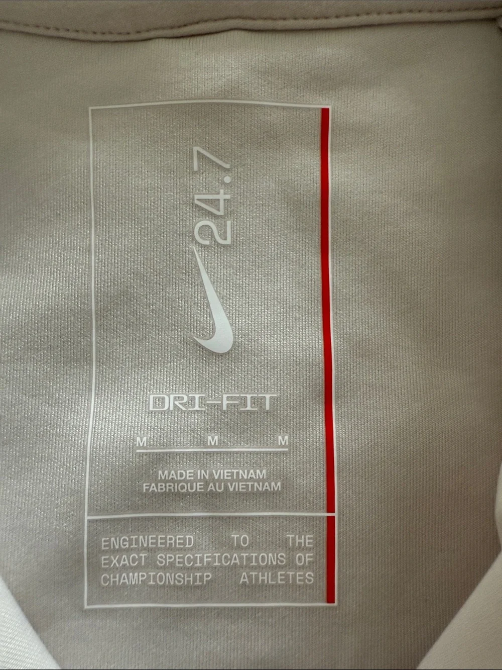 NWT Nike Men’s Off-White 1/4 Zip Pullover Sweatshirt size Medium